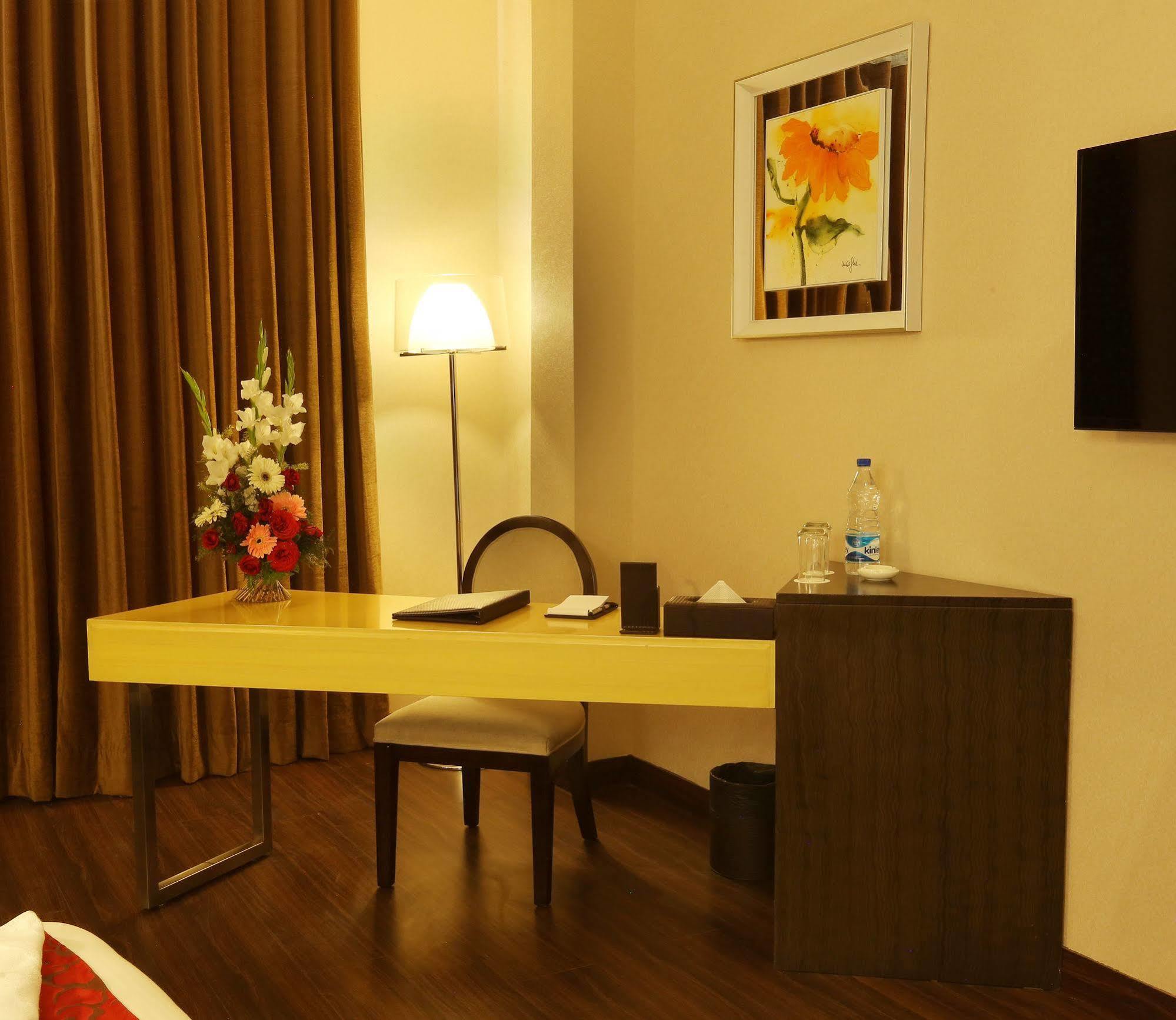 Five Elements Hotels Delhi- North Avenue Nové Dillí Exteriér fotografie